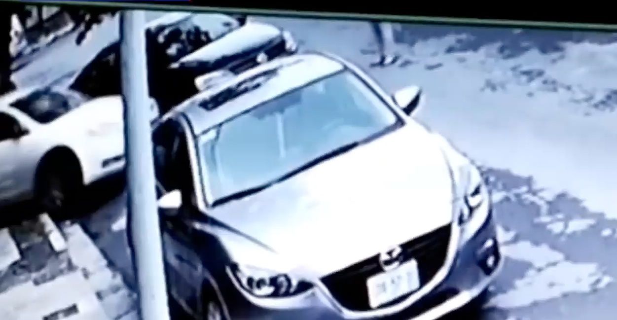 Mujer sorprende a ladrón robando en su casa