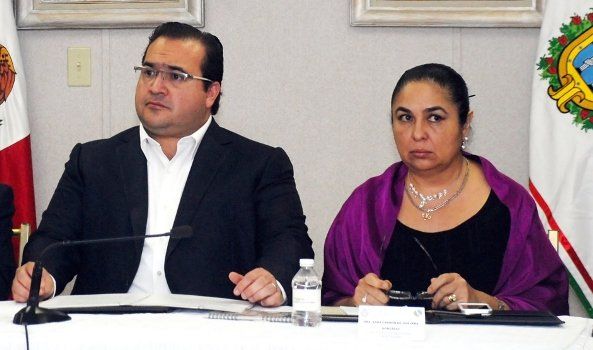 Javier Duarte debe 2 mil 400 mdp a Universidad Veracruzana: rectora