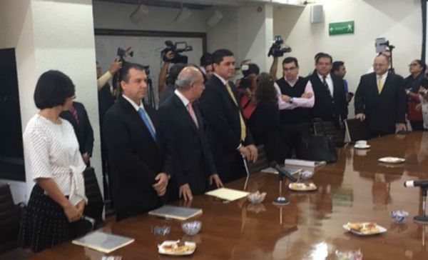 Condicionado el cambio de gobierno en Veracruz