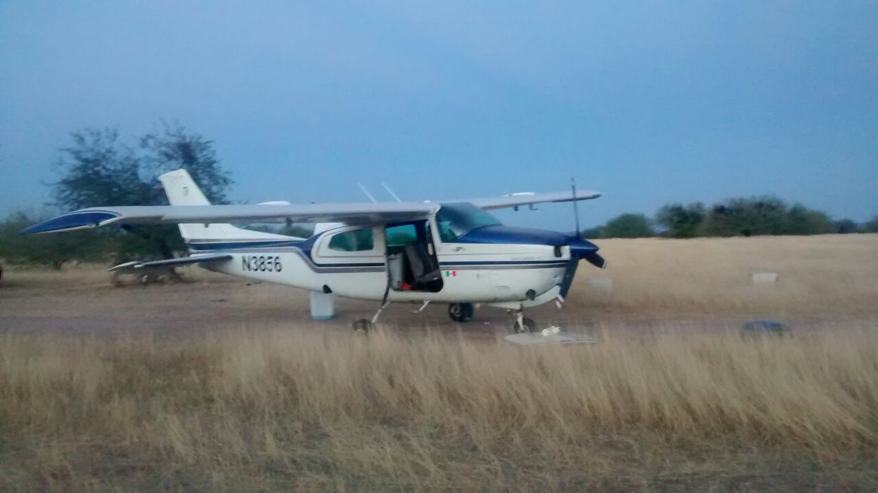 Aseguran avión con 220 kilogramos de droga en Hermosillo