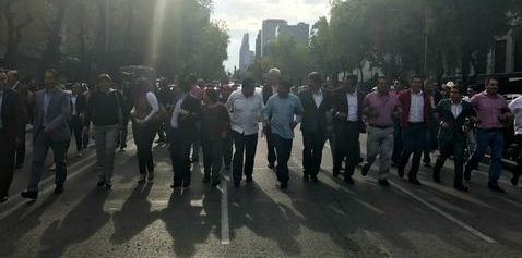 Más de 60 alcaldes de Veracruz marcharon por Paseo de la Reforma