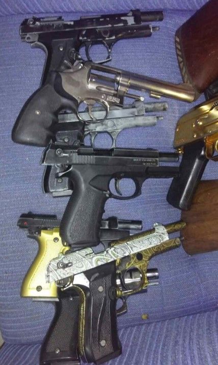 Decomisan arsenal por pasarse un semáforo en Tlalnepantla - armas-II