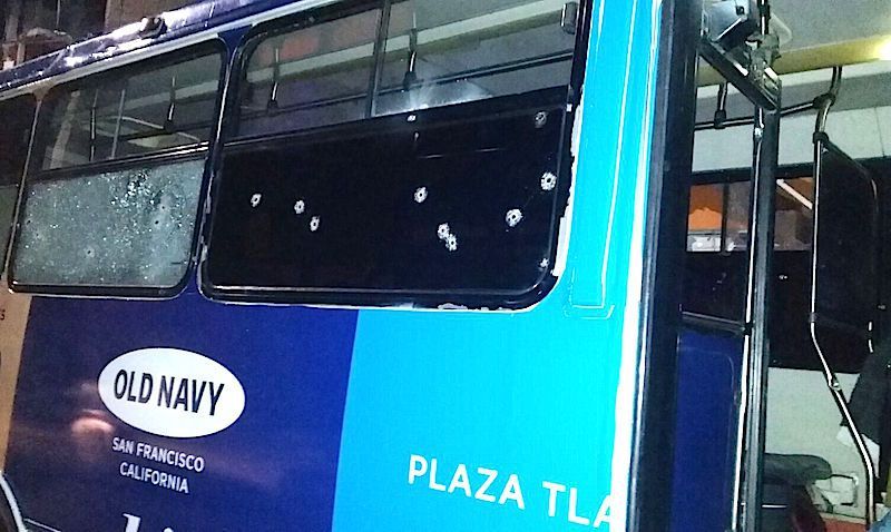 Asalto a autobús en Tlalnepantla deja dos heridos