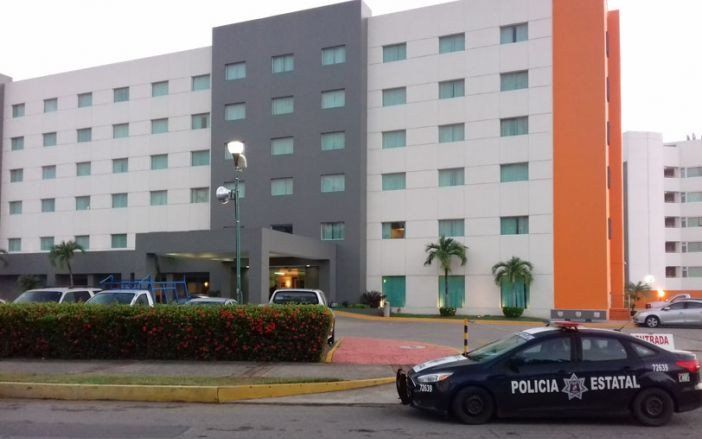 Asaltantes se llevan caja registradora y cajero automático de hotel en Tabasco