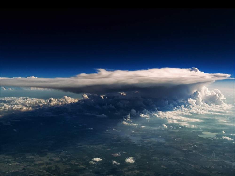 Galería: piloto toma fotos del cielo por el mundo - avion9