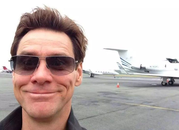 Los 5 aviones de las estrellas de Hollywood - avión-jim-carrey