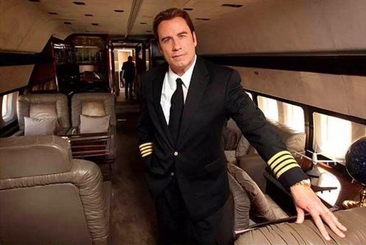 Los 5 aviones de las estrellas de Hollywood - avión-john-travolta
