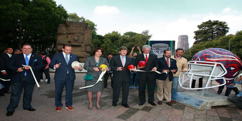 Inauguran Ball Parade NFL 2016 en Paseo de la Reforma