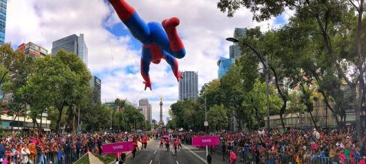 Sin incidentes desfile navideño y rodada motociclista en la capital
