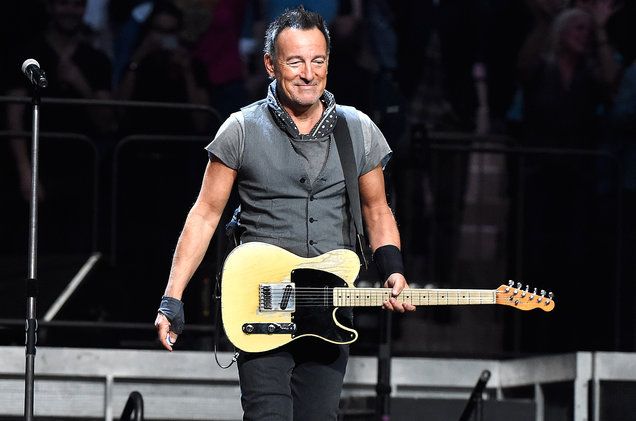 Los Obama, Bon Jovi y Bruce Springsteen en el cierre de campaña de Hillary Clinton - bruce-sprinsteen-2