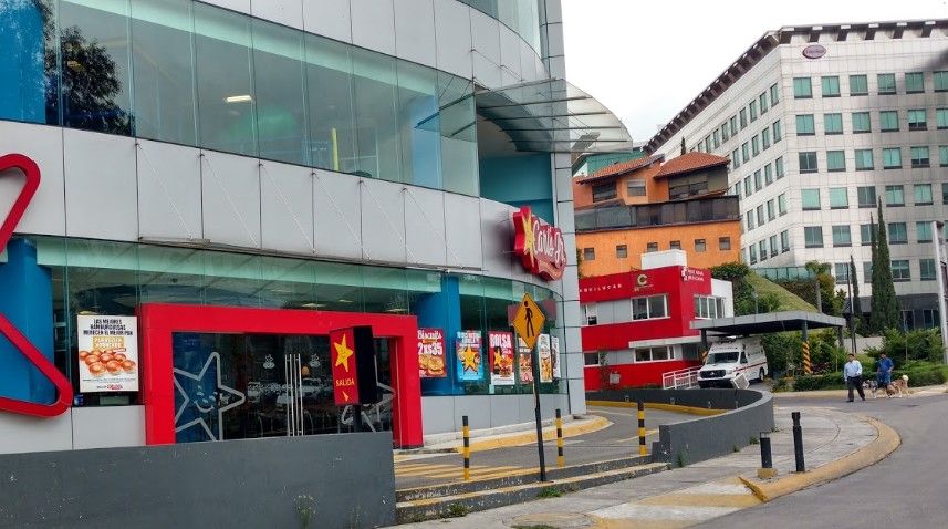 Asaltan Carl’s Jr. de Interlomas