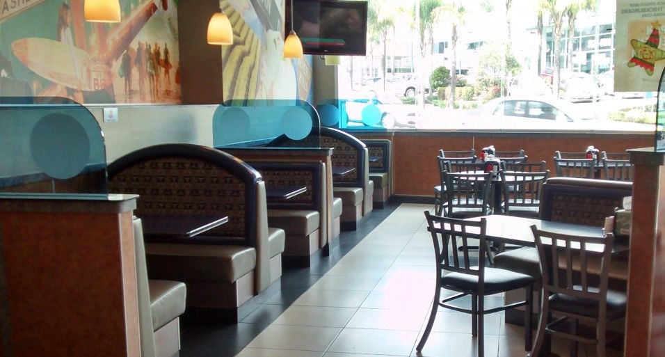 Asaltan Carl's Jr. de Interlomas - carls-jrii