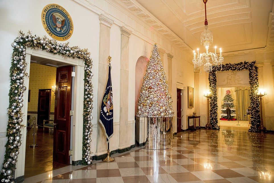 La última Navidad de Michelle Obama en la Casa Blanca - casa-blanca-navidad-13