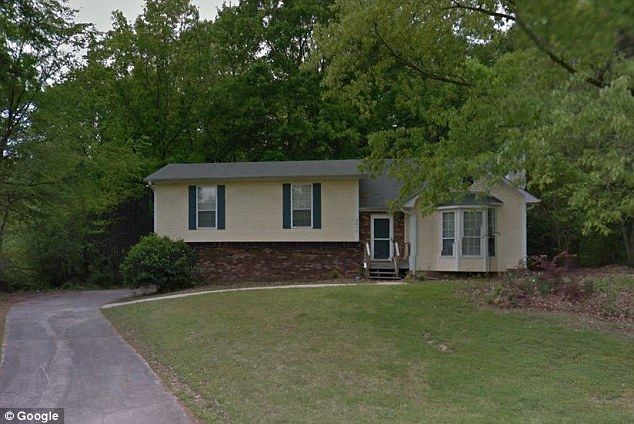 Detienen a pareja que mantuvo encerrado a su hijo por dos años - casa-menor-14-años