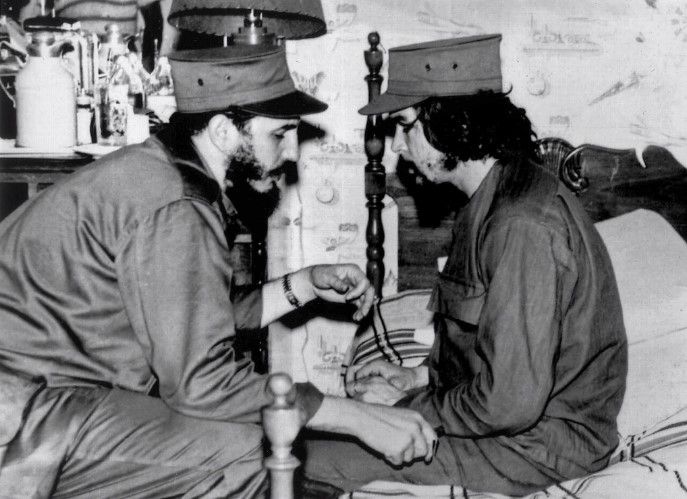 Galería: repaso a la vida de Fidel Castro - castro-6-Mr.-Castro-with-Mr.-Guevara-in-January-1959-after-taking-power.-Mr.-Castro-initially-put-together-a-cabinet-of-moderates-naming-Felipe-Pazos-an-economist-president-of-Cuba’s-central-bank