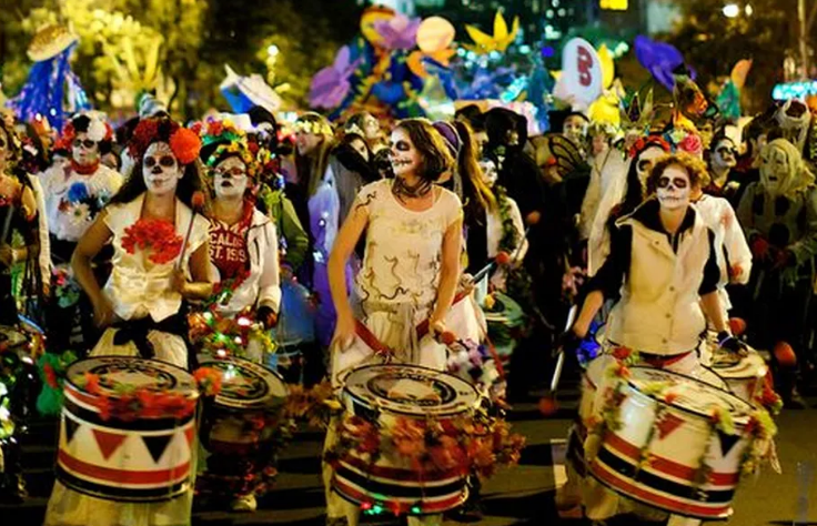 Catrinas y Trumps destacan en desfile de Halloween en Nueva York - catrinas