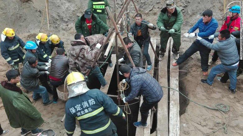 Muere menor al caer a pozo de 80 metros de profundidad