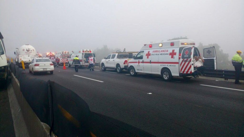 Choque entre autobús y tráiler deja 30 lesionados en Circuito Mexiquense - choque-Circuito-Exterior-Mexiquense-2-1024x576