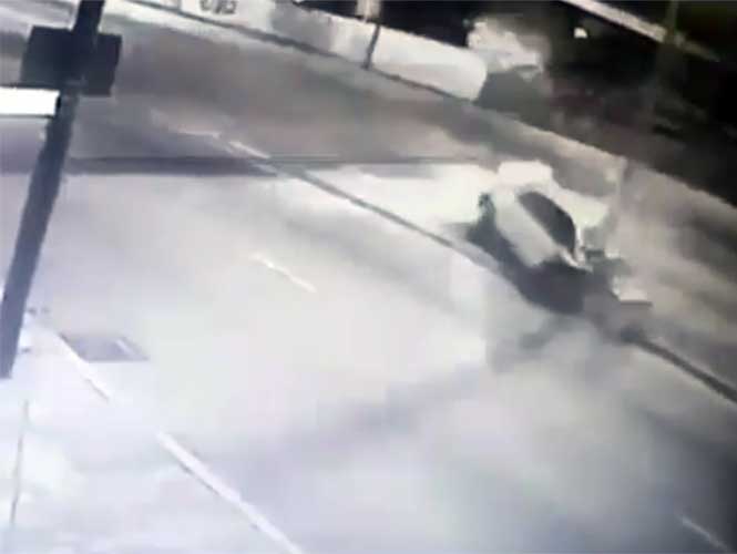 Muere conductor calcinado en Circuito Interior - choque-gam2