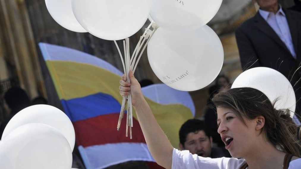 Congreso colombiano aprueba acuerdo de paz con las FARC