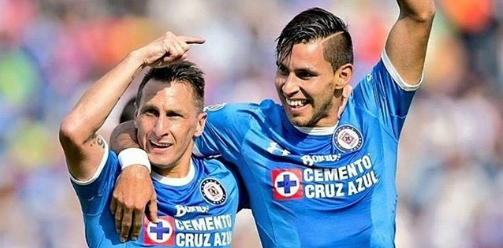 Cruz Azul juega bien y vence 2-1 al Pachuca
