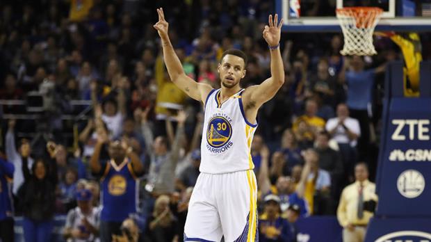 Stephen Curry bate récord de triples en victoria de Golden State - curry