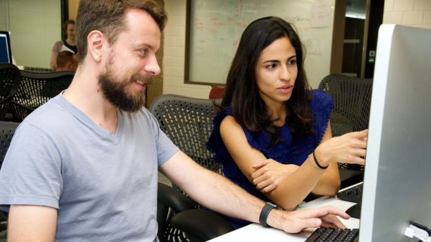 Aquí la jornada laboral inicia exactamente a las 09:06 h - desarrolador