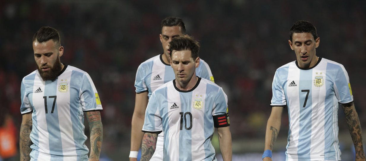 La Selección Argentina sufre en vuelo con turbulencia La Selección Argentina sufre en vuelo con turbulencia