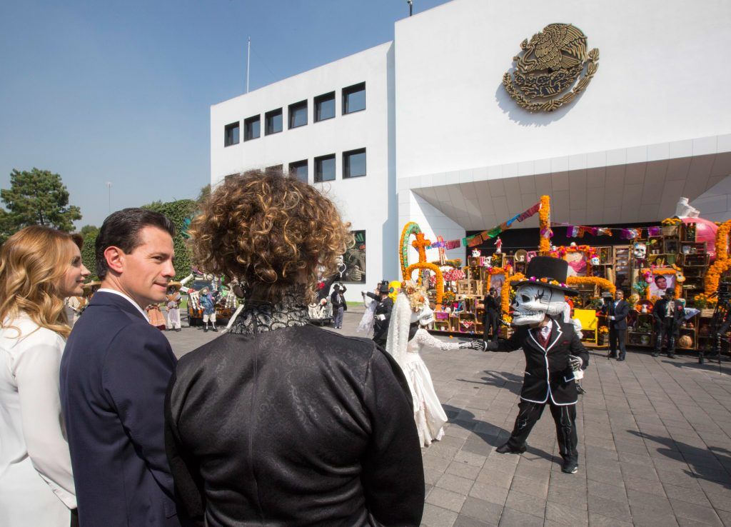 La historia de amor guardada en Los Pinos - dia-de-muertos-en-los-pinos-1024x738