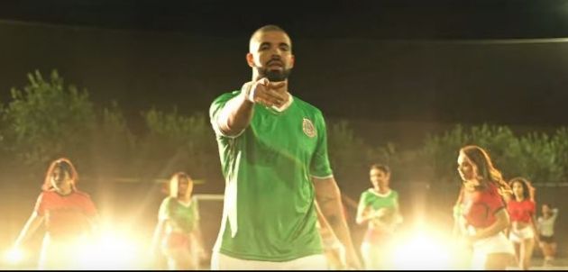 Drake usa playera de la selección mexicana en nuevo video