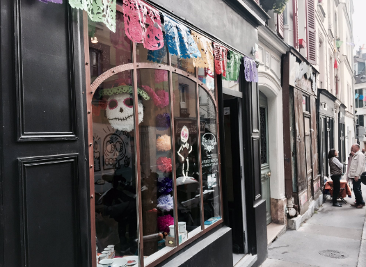 Celebran el Día de Muertos en París y Londres