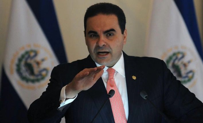 Detienen a expresidente de El Salvador