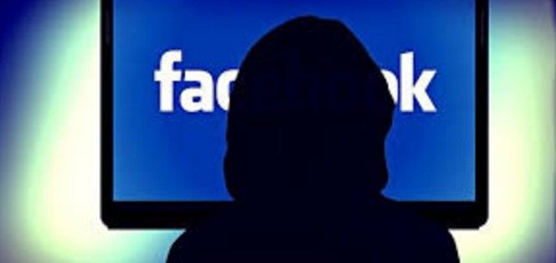 ¿Cómo los hackers roban su información en Facebook?