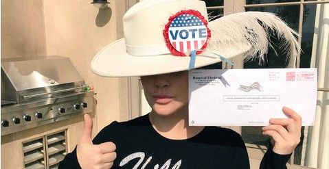 Lady Gaga llama hipócrita a Melania Trump