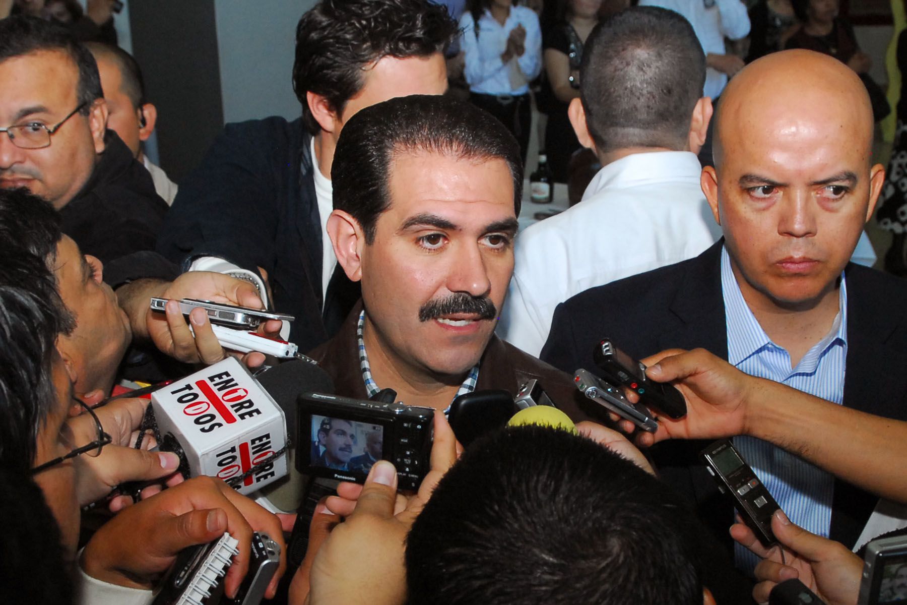 Descubren cuentas de Padrés en Holanda por 8.8 mdd Descubren cuentas de Padrés en Holanda por 8.8 mdd