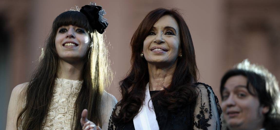 Embargan 5.6 millones de dólares a la hija de ex presidentes Kirchner