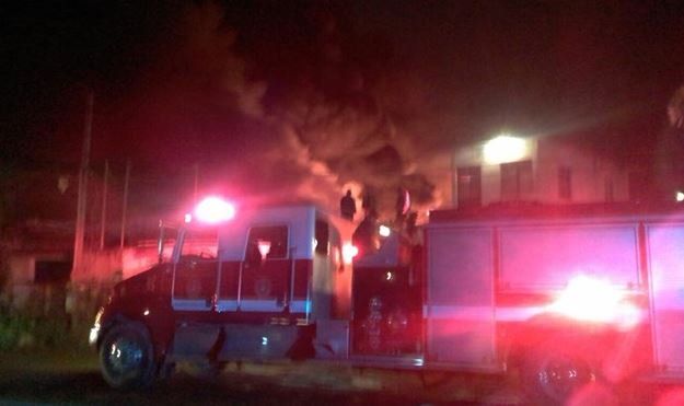 Se incendia planta de reciclaje en Nuevo León - incendio-nuevo-león-3