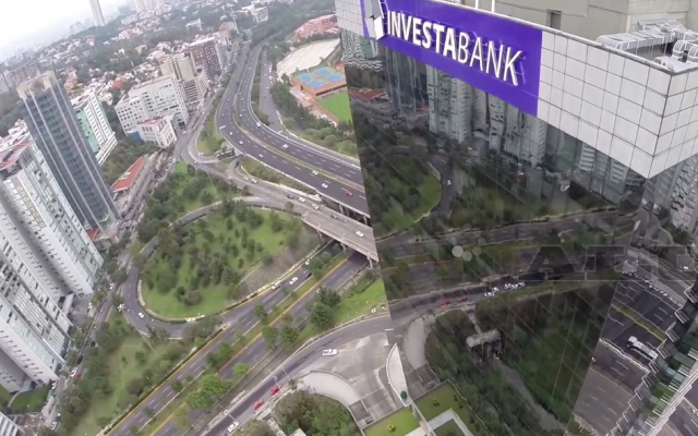 Detienen en EE.UU. a dueño de InvestaBank por lavado de dinero