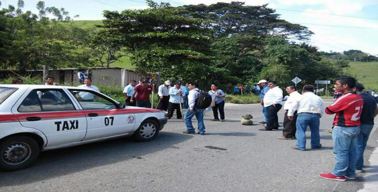 Enfrentamiento entre maestros en Chiapas deja dos muertos - ixtacomiitan-3