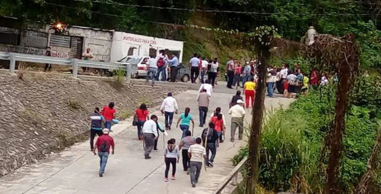 Enfrentamiento entre maestros en Chiapas deja dos muertos - ixtacomiitan-5