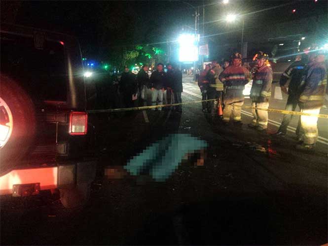 Conductor muere tras impactarse contra un árbol en Reforma - jeep1