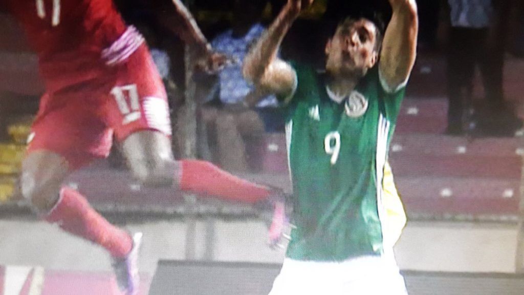 México prolonga la racha sin ganar en Panamá - jimenez-golpe-1024x576