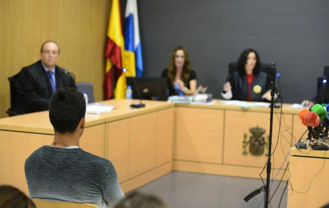 Dan 9 meses de cárcel a futbolista de Las Palmas - juicio-sergio-araujo