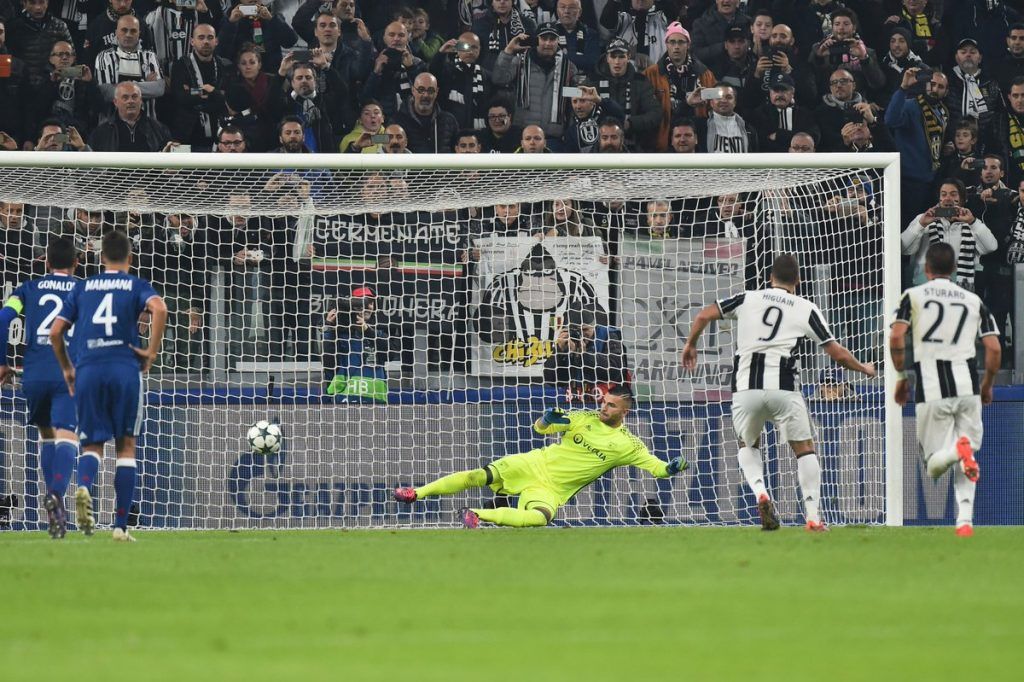 Juventus no pudo amarrar el pase a octavos de final ante el Lyon - juventus-lyon-5-1024x682