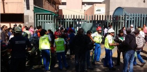 Video: evacuan hospital La Raza por contaminación de químicos