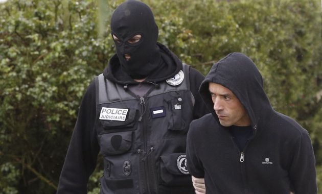 Detienen a líder de ETA en Francia