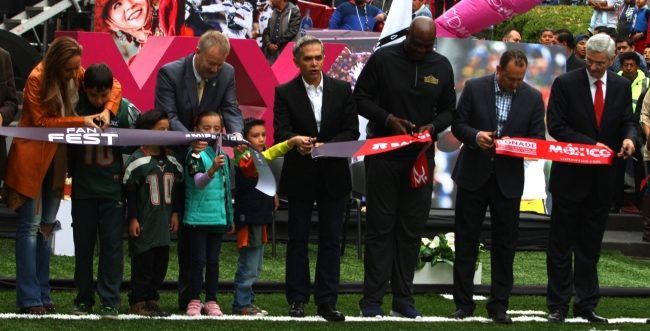 Todo listo para el partido de la NFL: Mancera