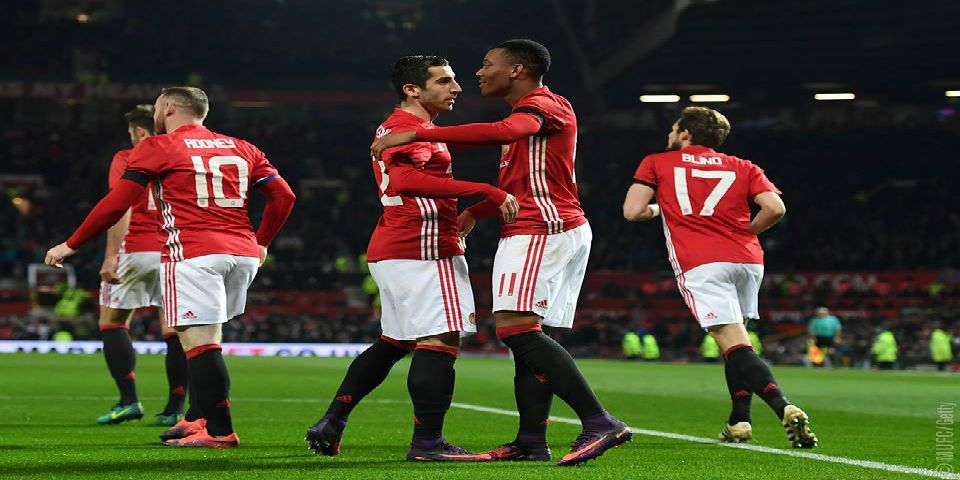 Manchester United golea al West Ham United en la Copa de la Liga