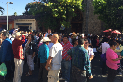 Marchan a favor de Cuauhtémoc Blanco en Cuernavaca