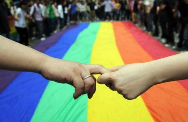 Agrupaciones por la diversidad reprueban negativa de matrimonio igualitario